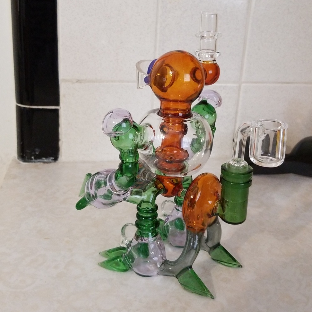Glass - Picture 3 of 3